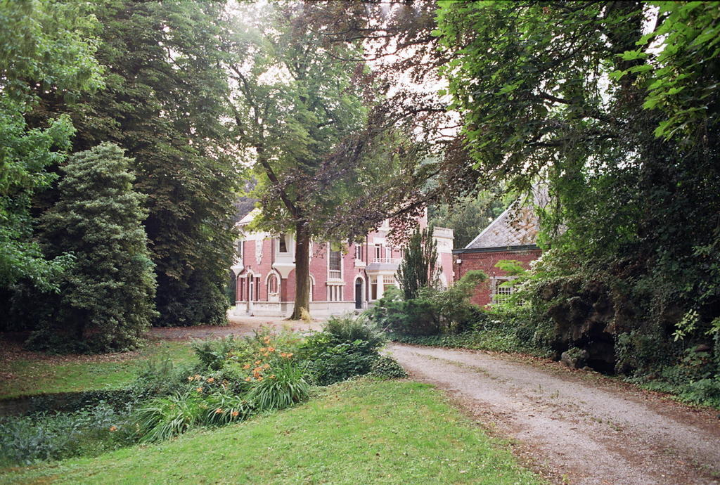 Manoir Les Cedres Bed & Breakfast Corbehem Exterior photo